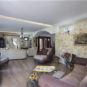 5 bedroom bayside villa with pool near Kotor, sleeps 12